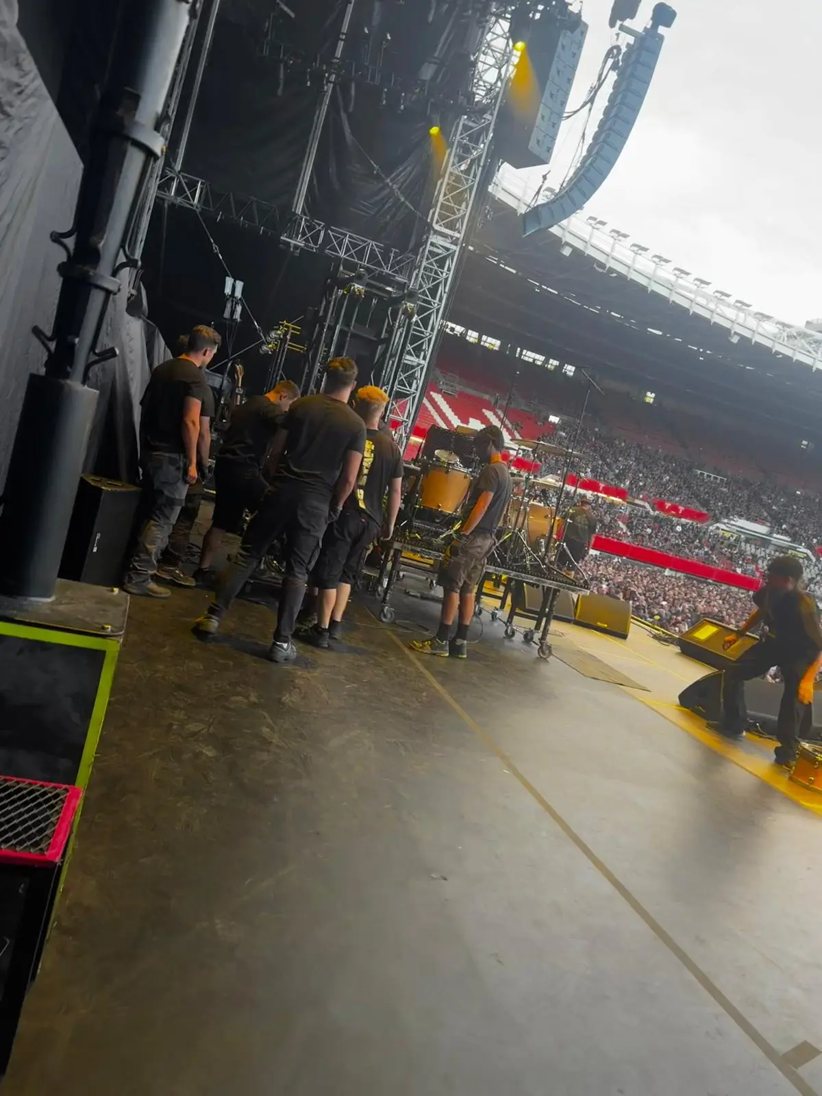 Showcrew